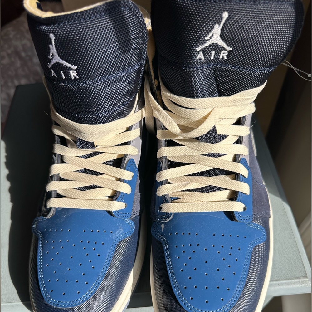 Nike Obsidian 2022 - never worn